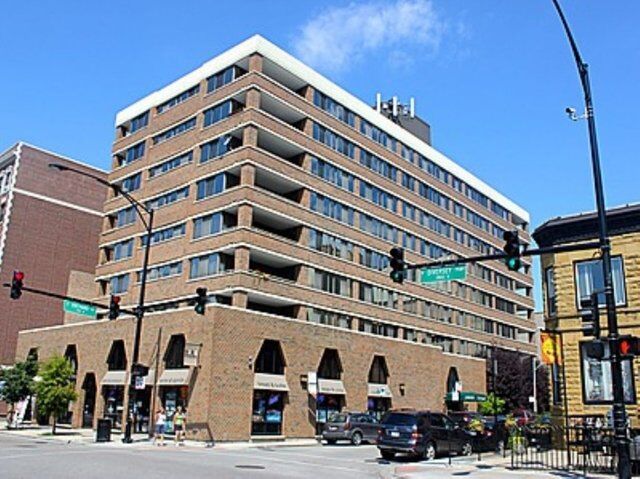 Property Photo: 2800 N Orchard Street 304 IL 60657