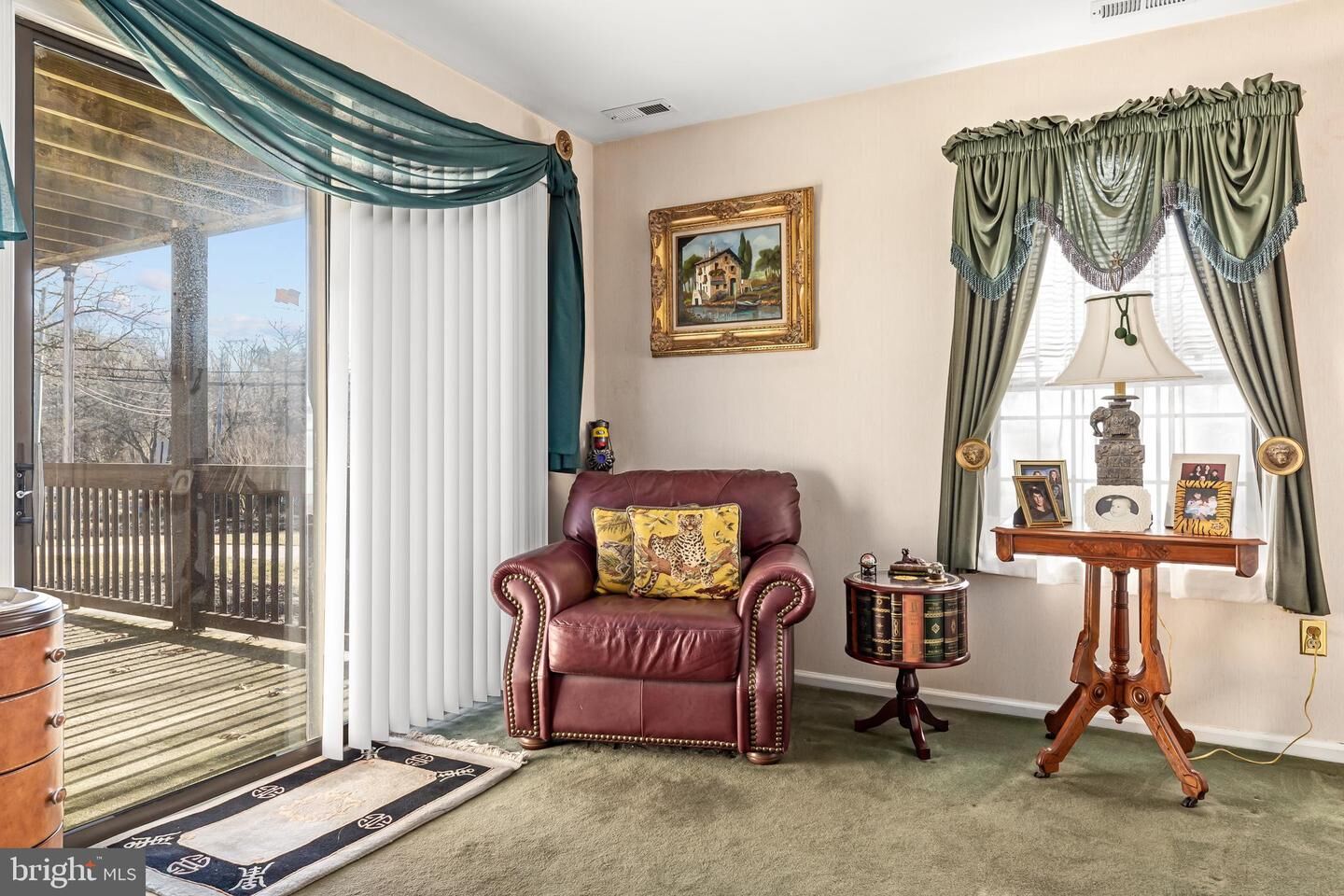 Property Photo: 6 Neville Court NJ 08080