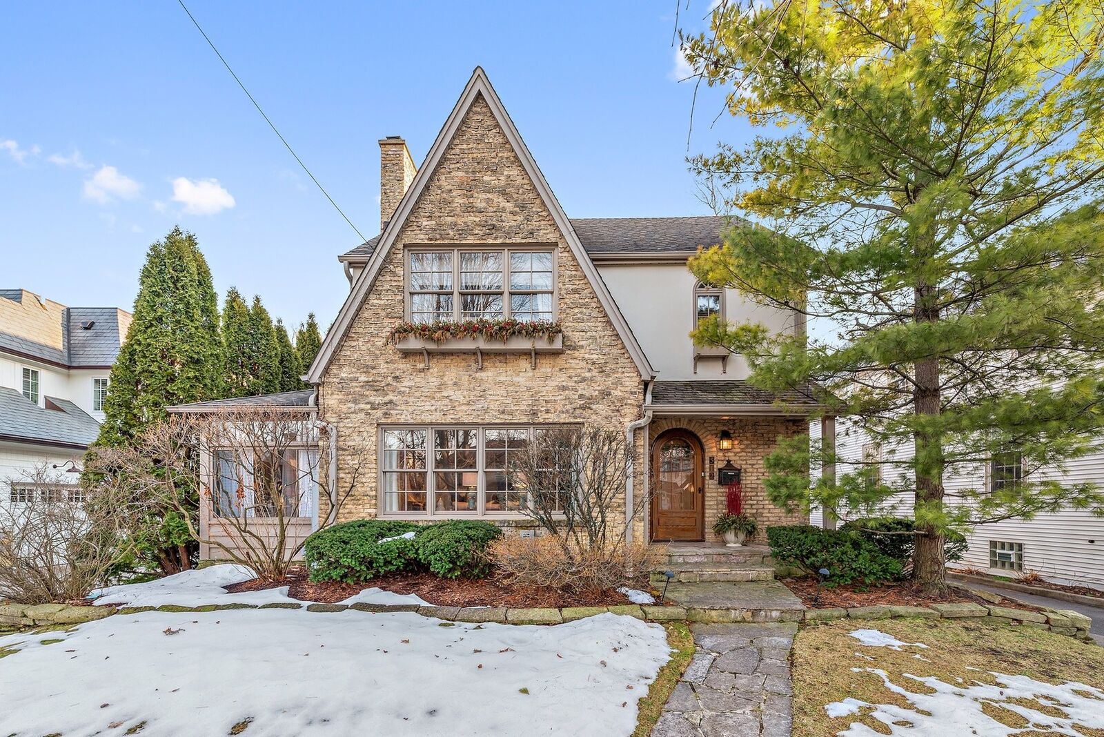 Property Photo: 512 Orchard Lane IL 60093