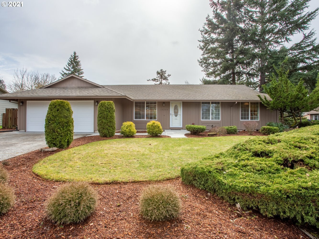 Property Photo:  10205 NE 9th St  WA 98664 