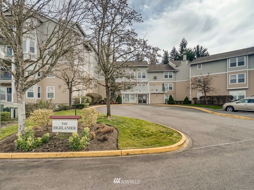 Property Photo:  22535 SE Highlander Circle 105  WA 98029