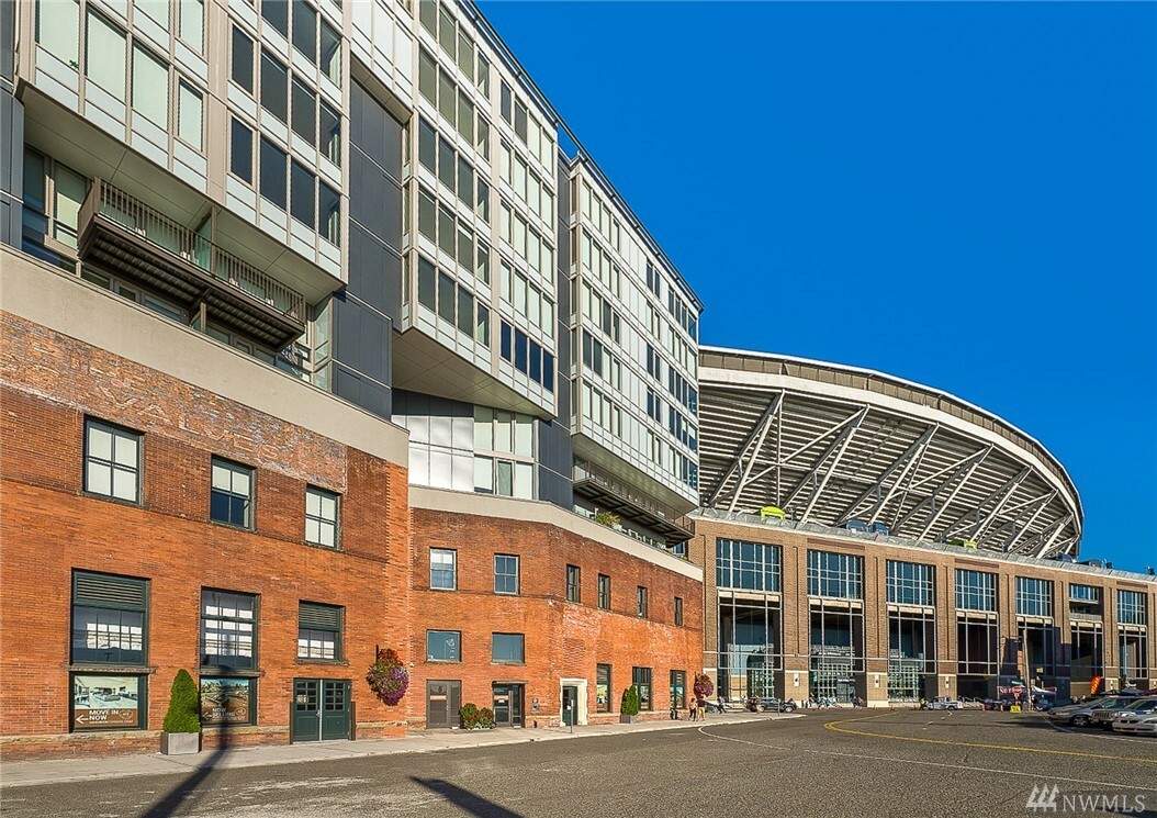 Property Photo: 590 1st Ave S 1006 WA 98104