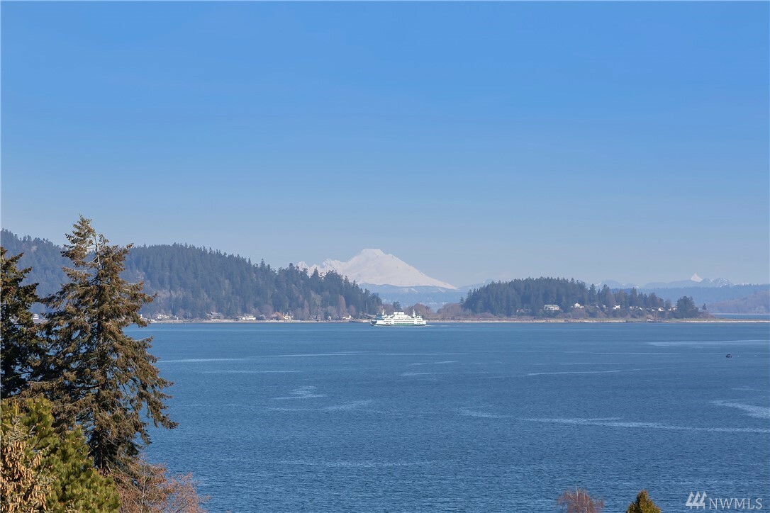 Property Photo:  4048 Young Hill Lane SE  WA 98366 