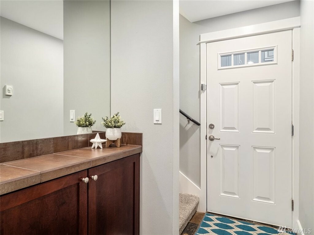 Property Photo: 6708 Alonzo Ave NW WA 98117