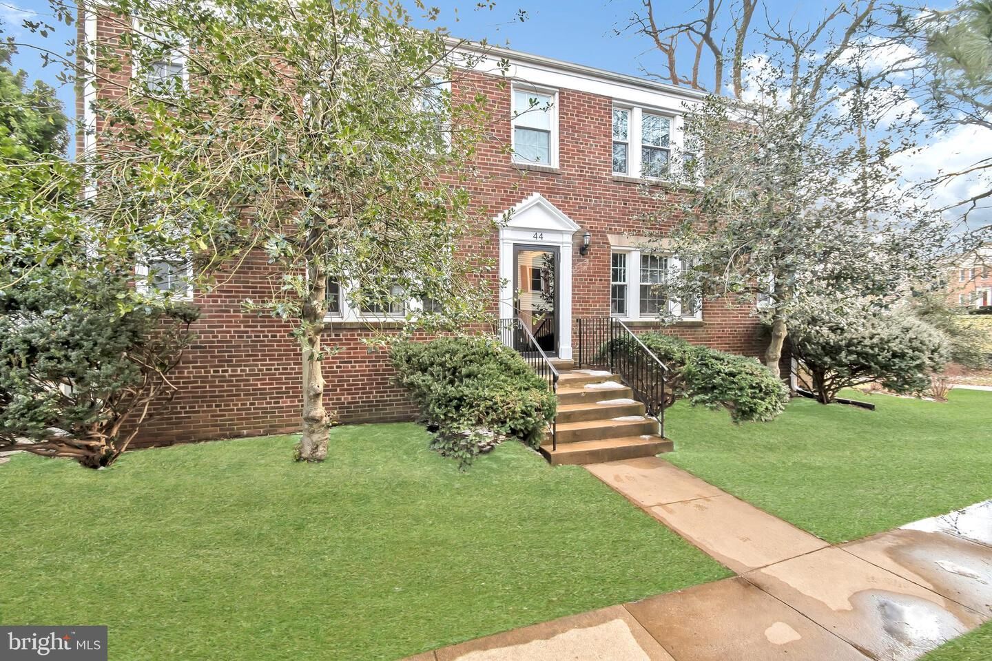 Property Photo: 44 N Bedford Street 1 VA 22201