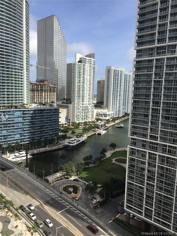 Property Photo: 500 Brickell Ave 2303 FL 33131