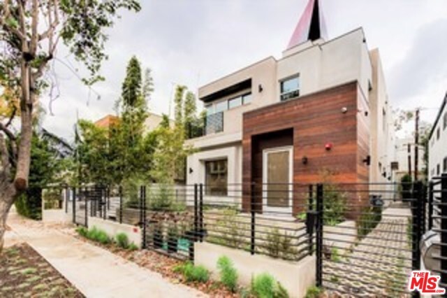 Property Photo: 723 Huntley Dr A CA 90069