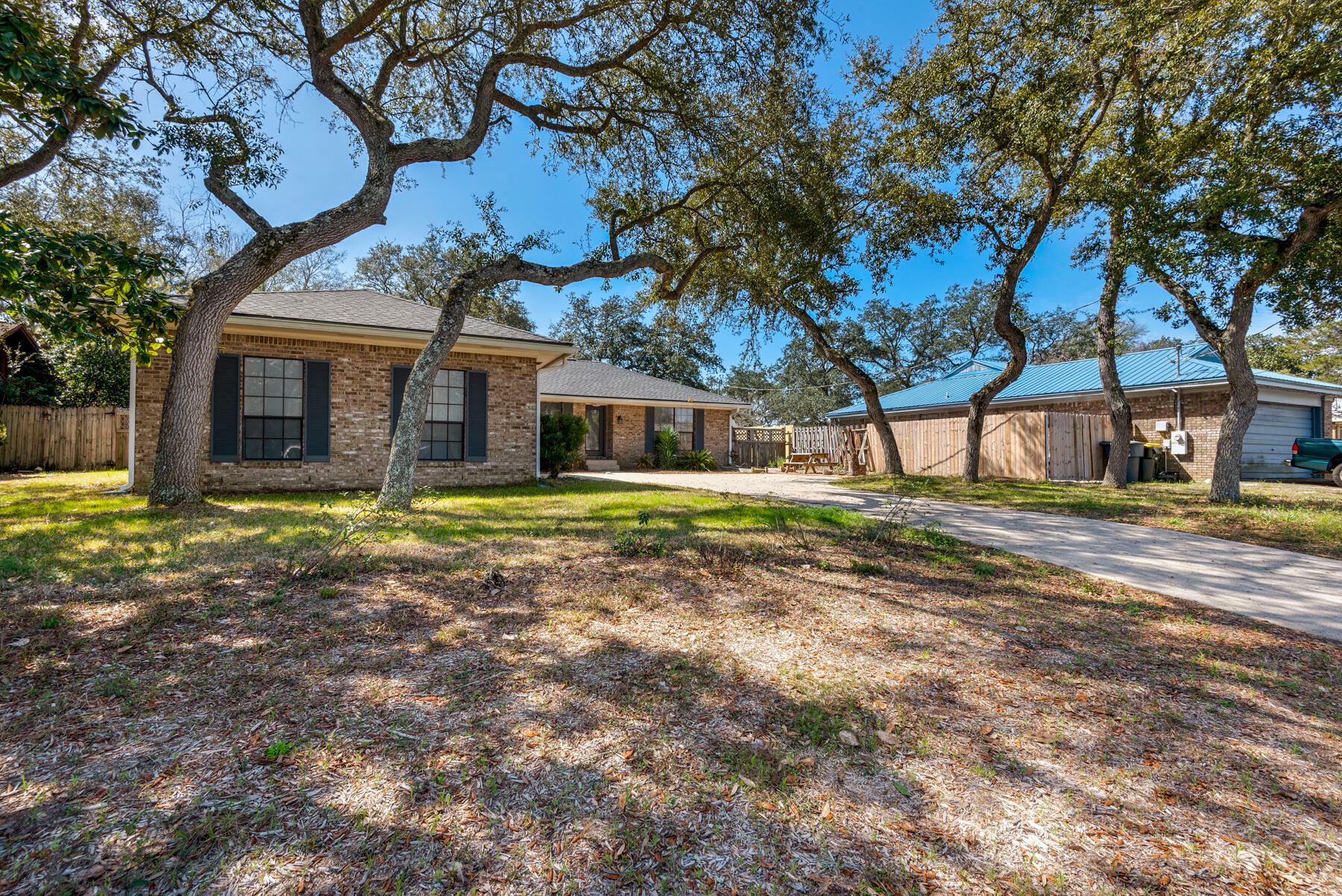 Property Photo:  240 NW Live Oak Lane  FL 32548 