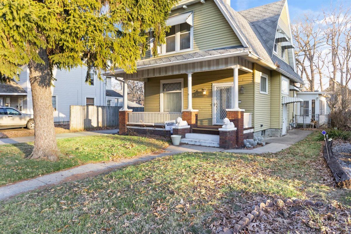 Property Photo: 1222 Kinsmoor Avenue IN 46807