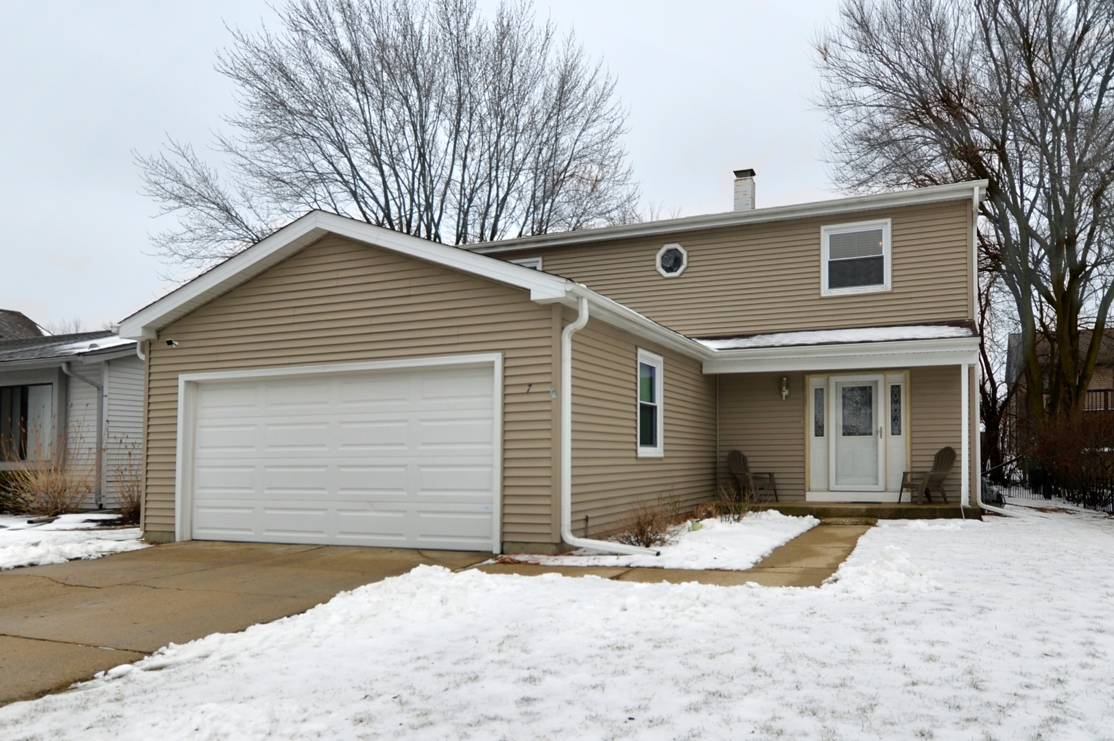 Property Photo: 7 Woodmar Court IL 60107