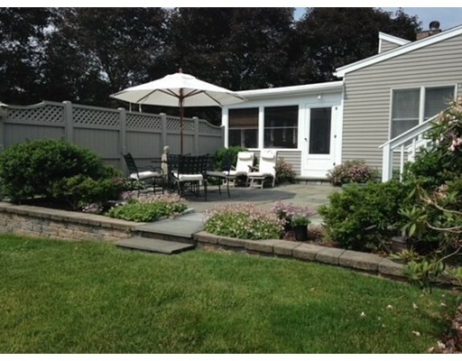 Property Photo:  1 Fieldstone Ln  MA 01760 