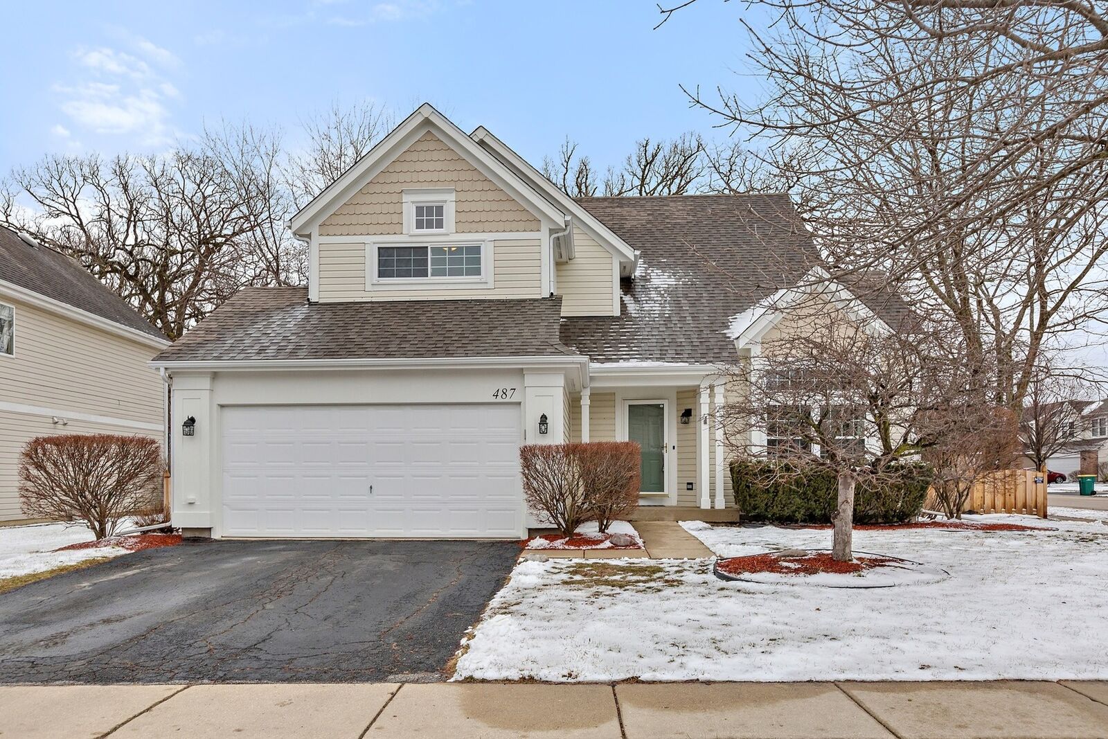 Property Photo:  487 Lexington Lane  IL 60030