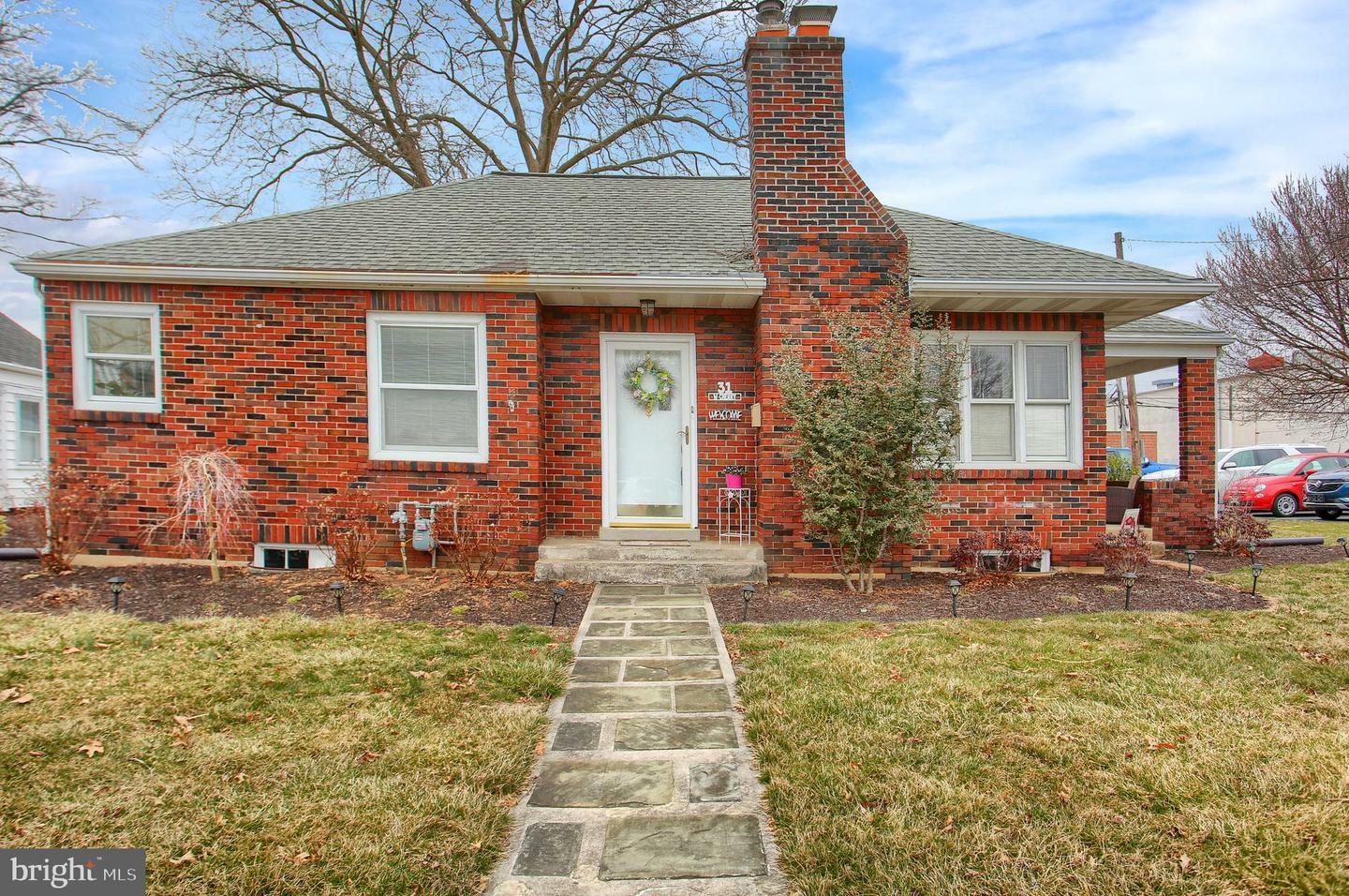 Property Photo: 31 W Cherry Street PA 17078
