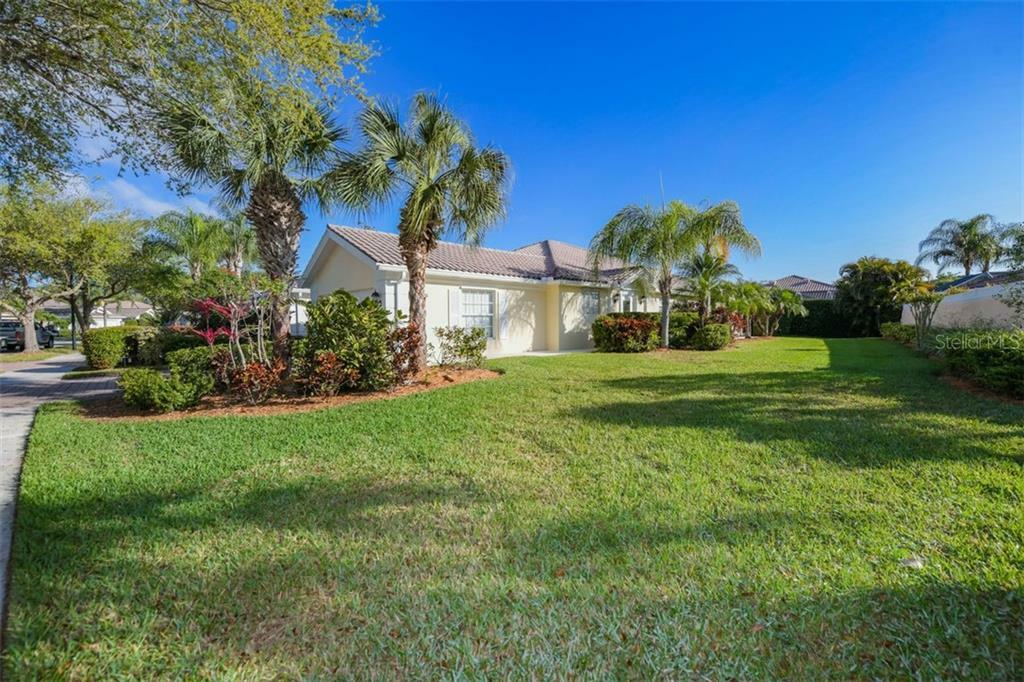 Property Photo:  5760 Ivrea Drive  FL 34238 