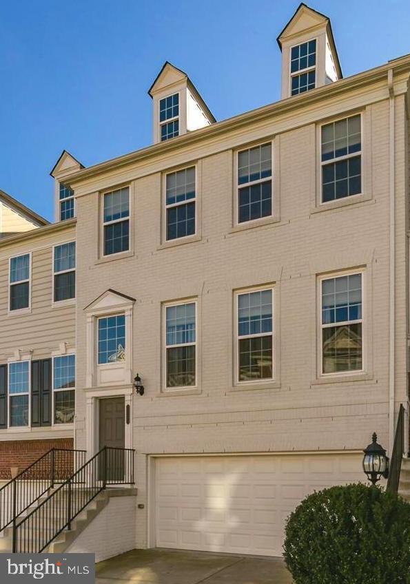 Property Photo: 2223 Greywing Street 112A VA 22191