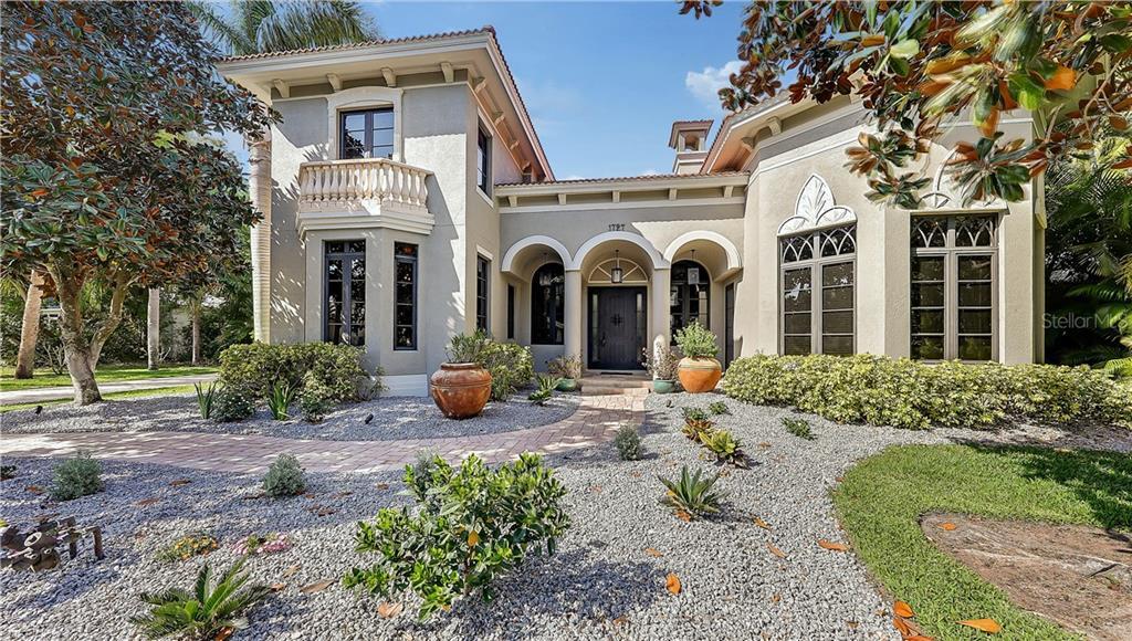 Property Photo: 1727 Bahia Vista Street FL 34239
