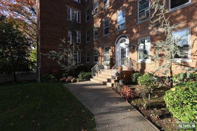 Property Photo: 250 Broad Avenue 4E NJ 07605