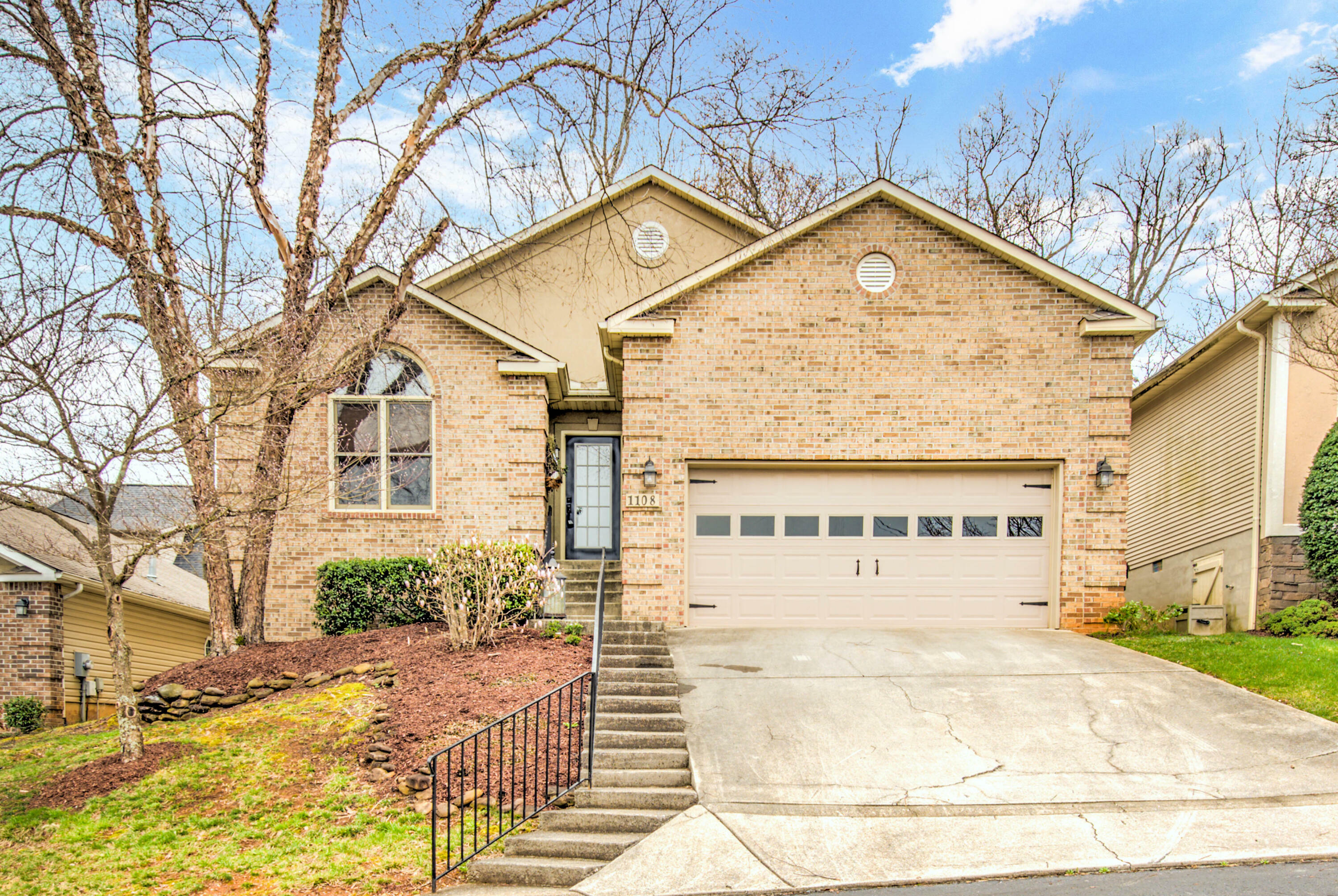Property Photo: 1108 Ferncliff Way TN 37923