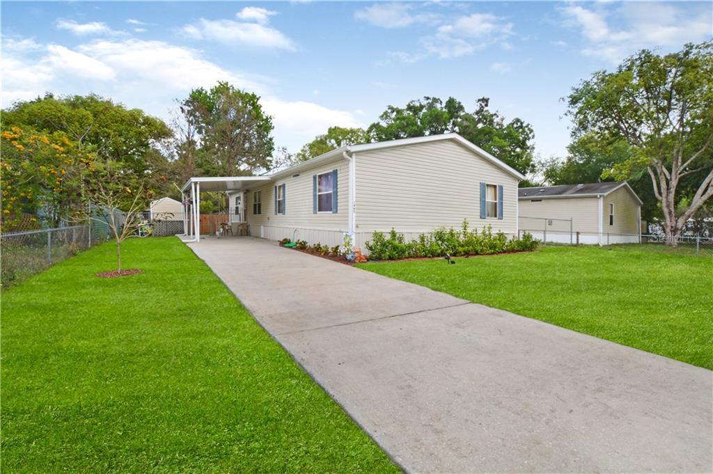 Property Photo: 1485 Lake Dr FL 32707
