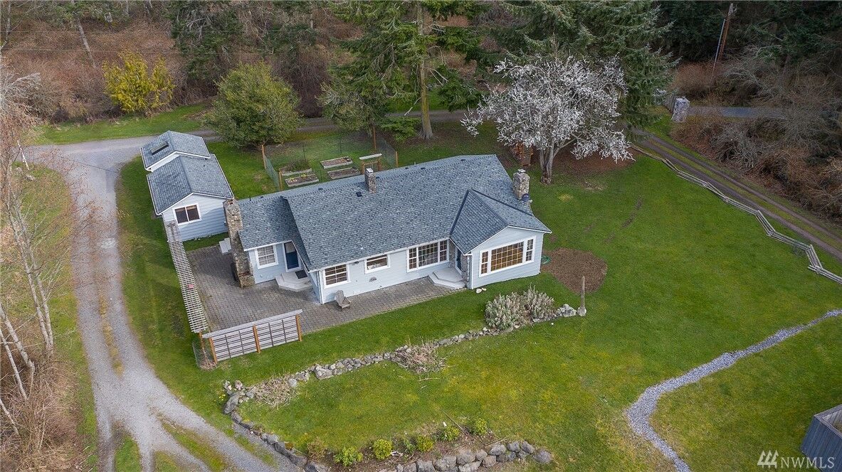 Property Photo:  13 Pleasant St  WA 98245 