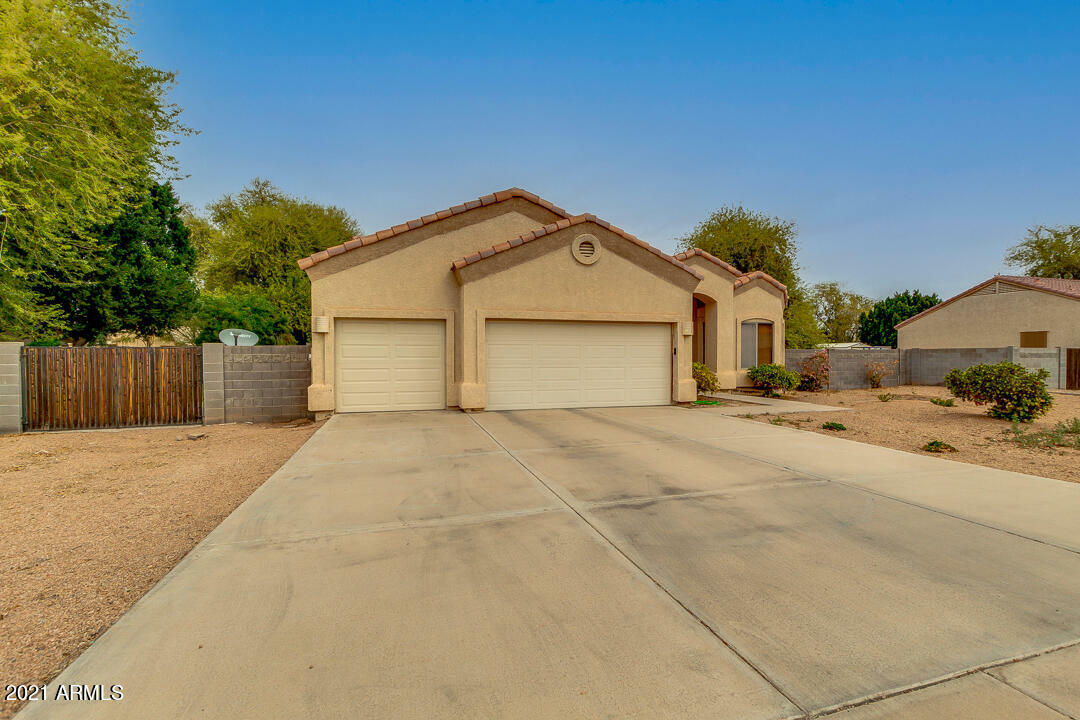 Property Photo:  836 E Kramer Street  AZ 85203 