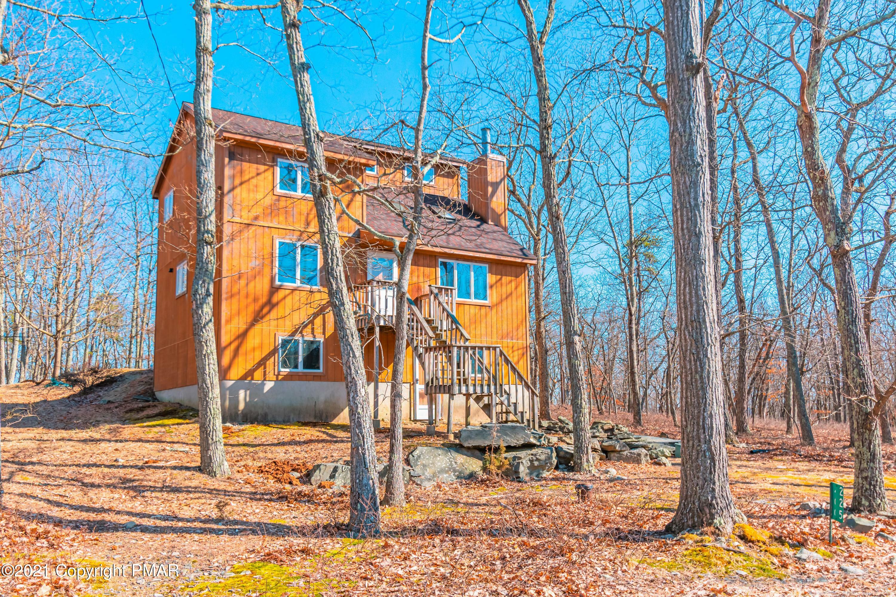 Property Photo:  225 Whippoorwill Drive  PA 18324 