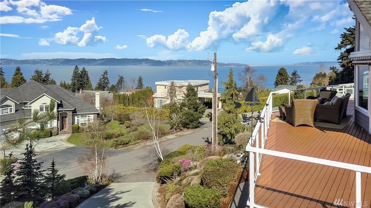 Property Photo:  29790 Marine View Dr SW  WA 98023 