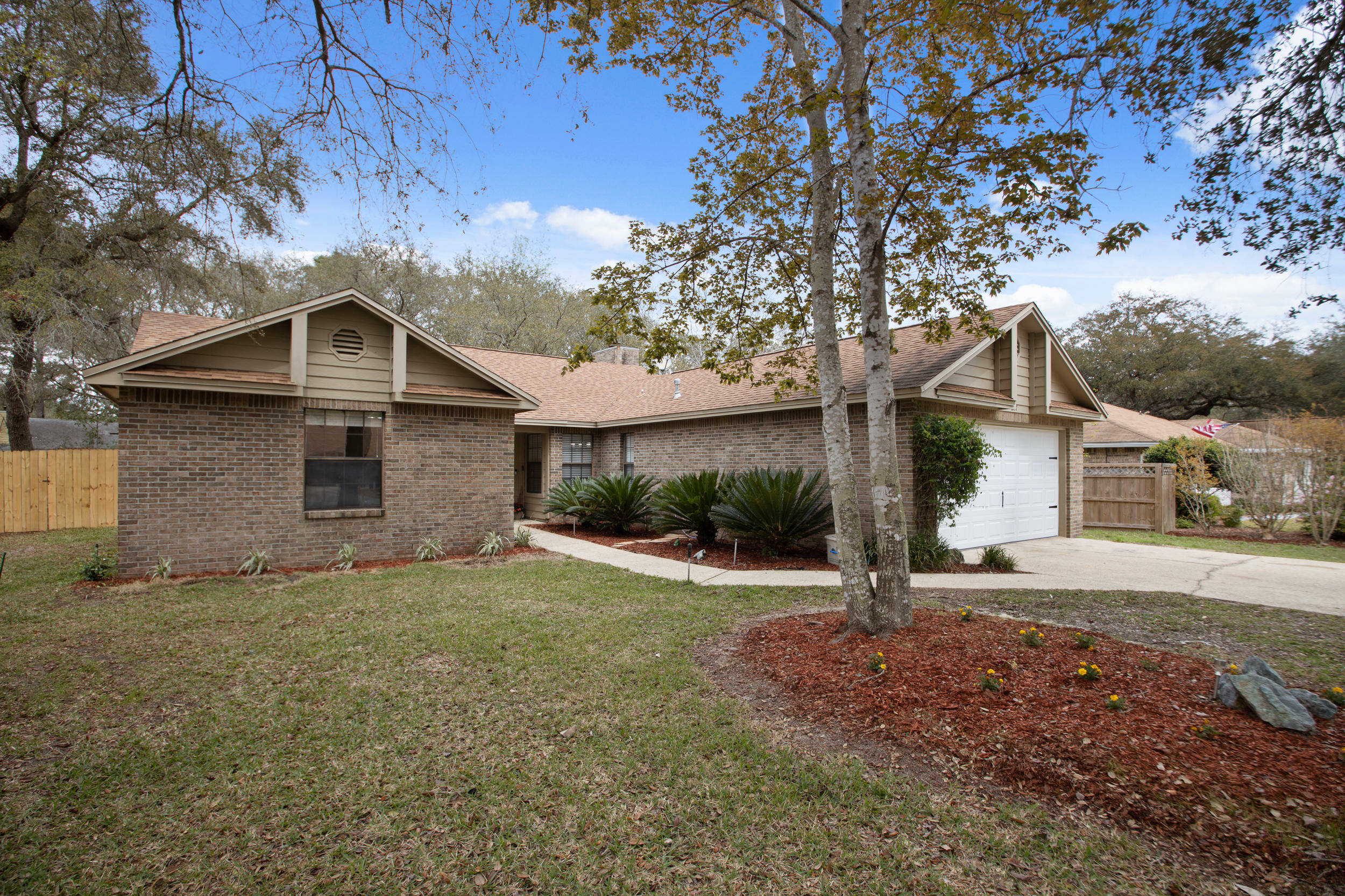 Property Photo:  1257 Whitewood Way  FL 32578 