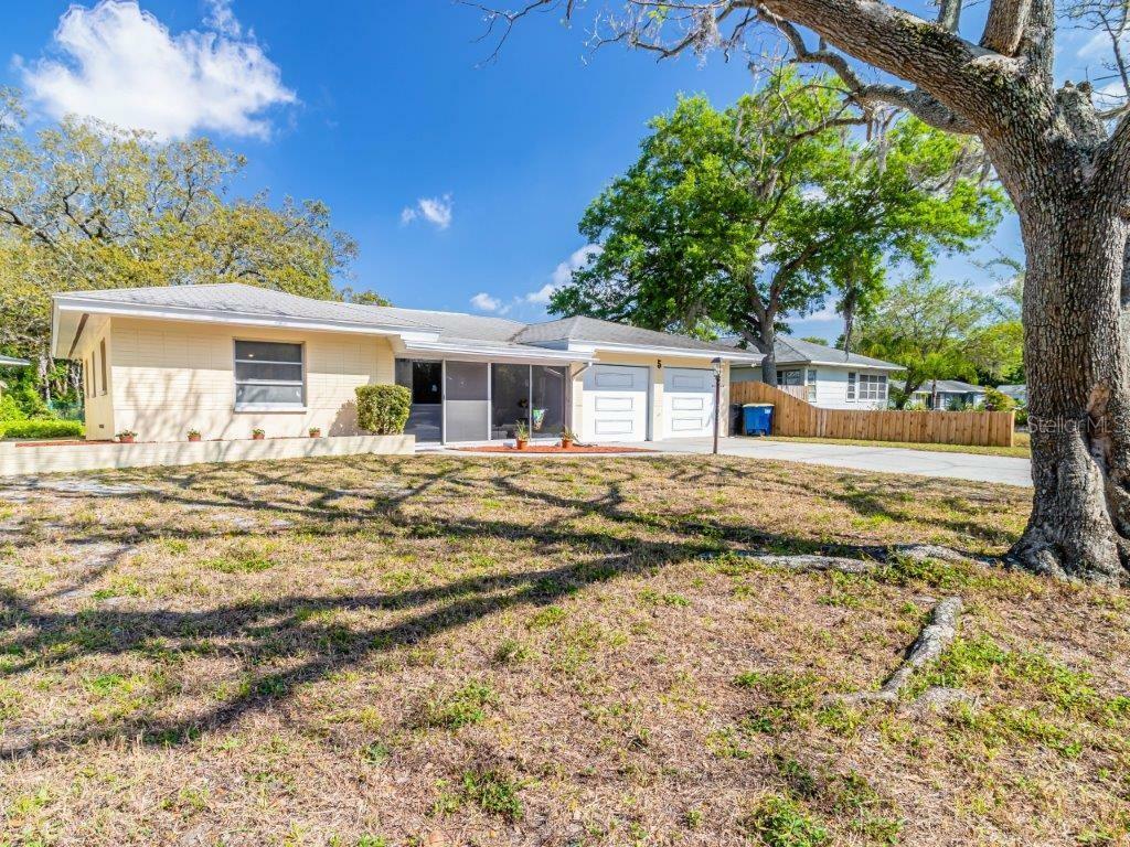 Property Photo:  5 N Keystone Drive  FL 33755 