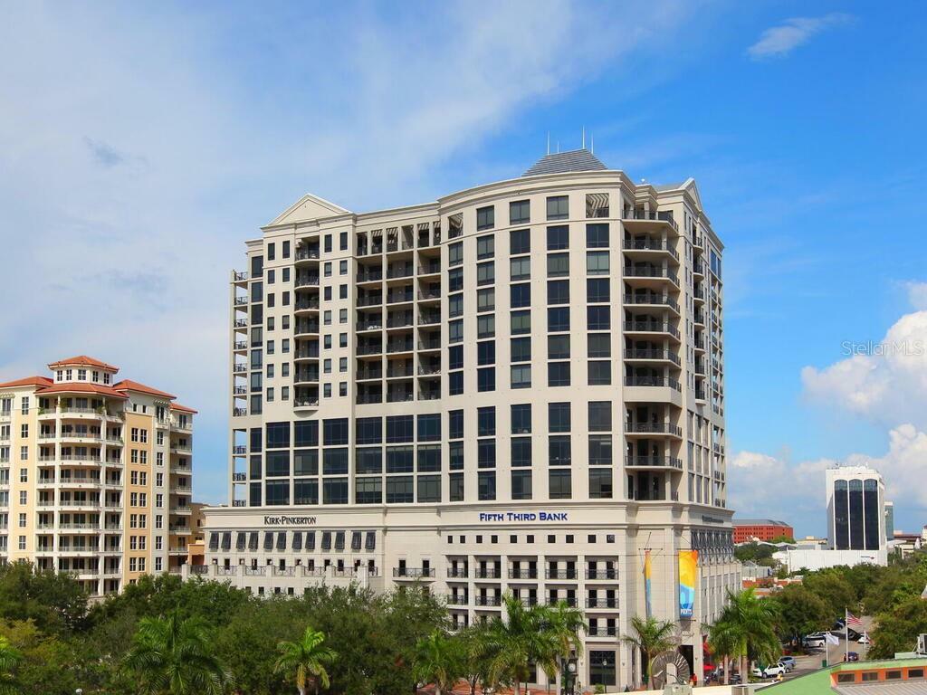 Property Photo: 50 Central Avenue 15B FL 34236