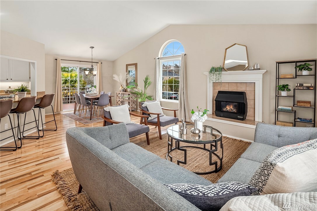 Property Photo: 102 NW 100th St WA 98177