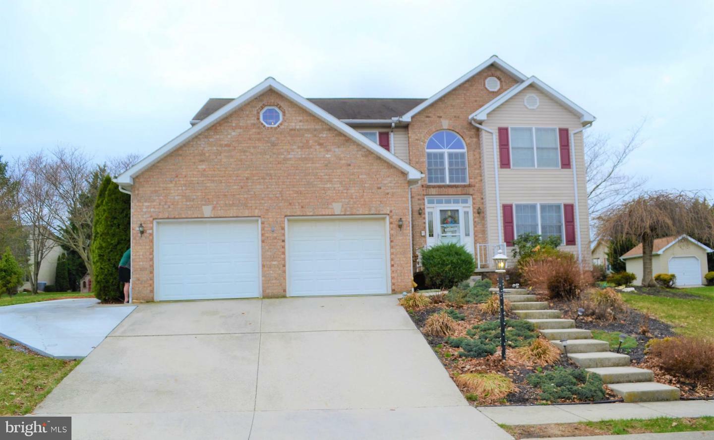 Property Photo:  3 Ashfield Drive  PA 17340 