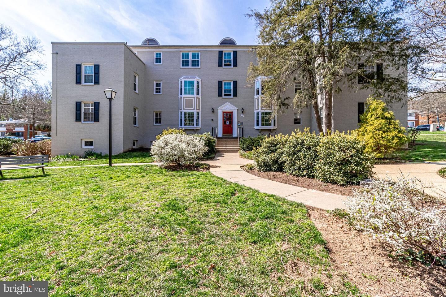 Property Photo:  822 S Arlington Mill Drive 2-101  VA 22204 