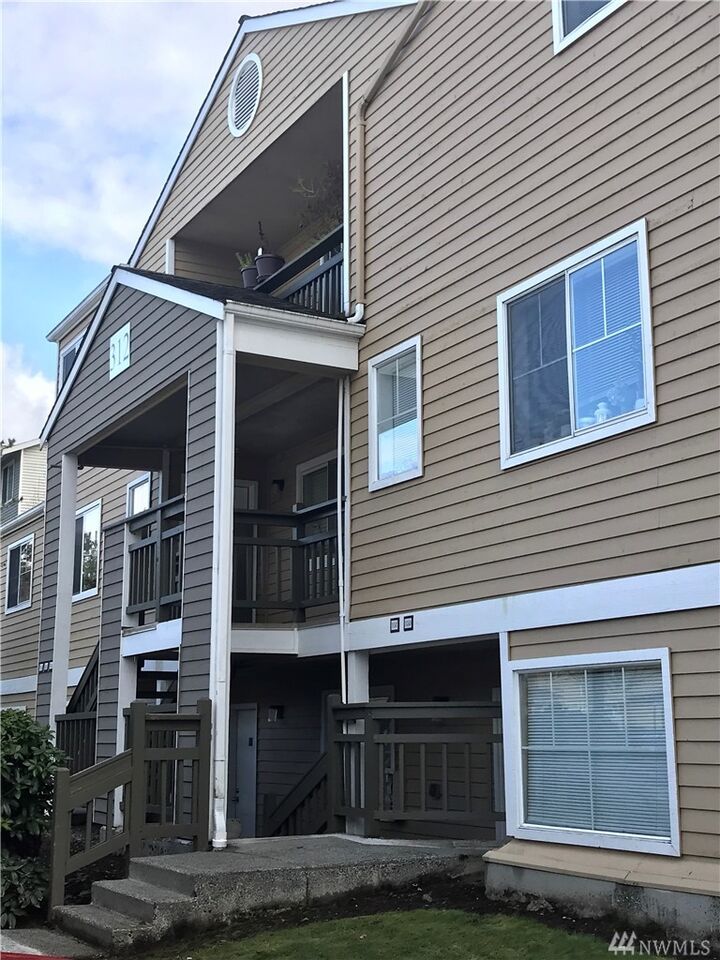 Property Photo:  5300 Harbour Pointe Blvd 312C  WA 98275 