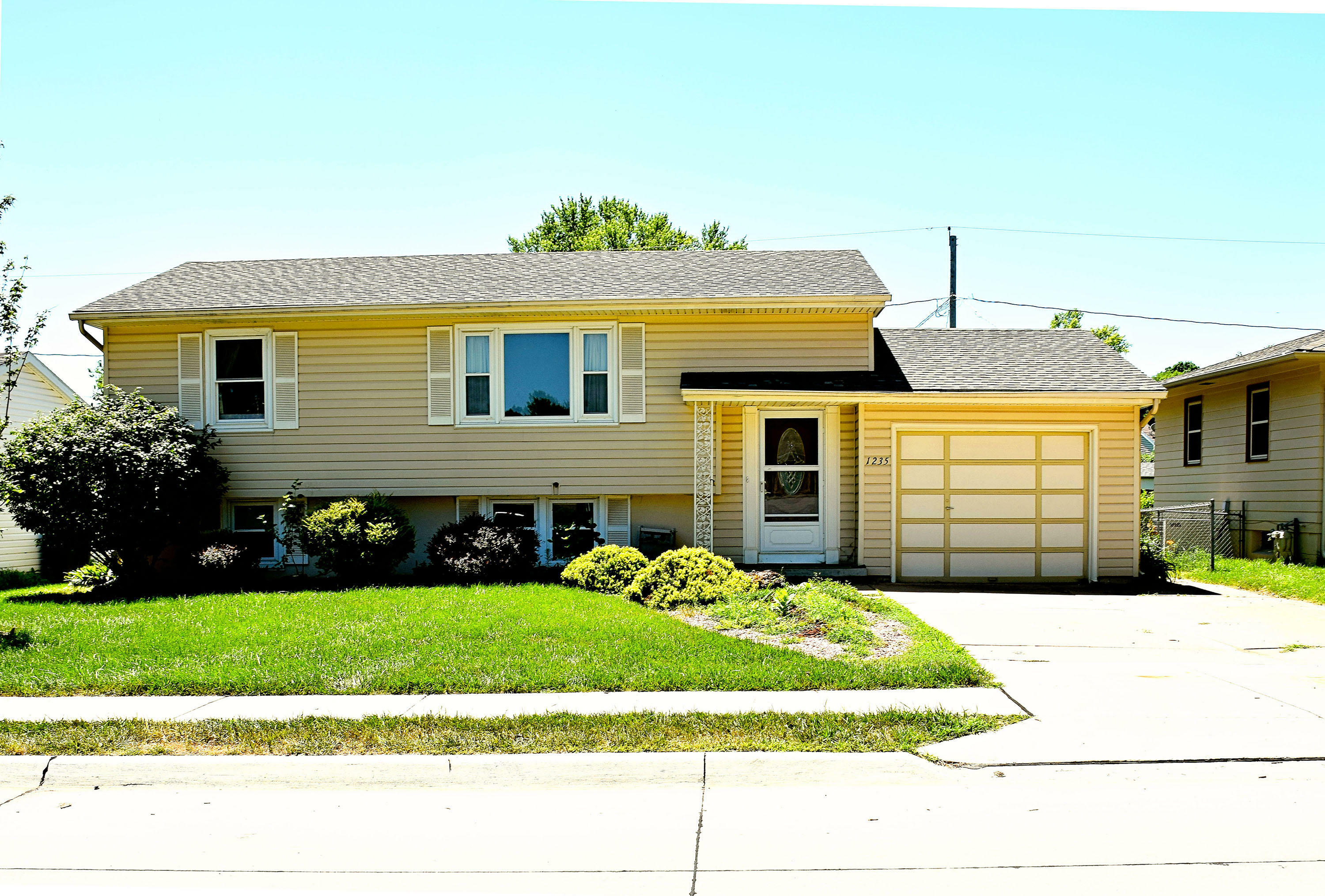 Property Photo: 1235 Wedgewood Drive IA 51503