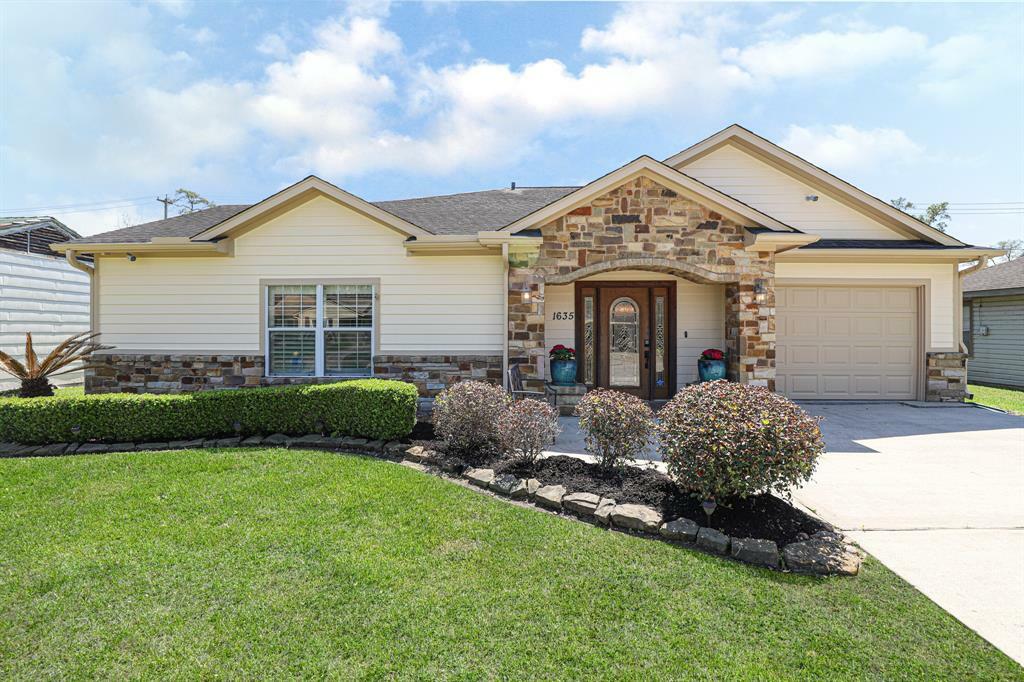 Property Photo:  1635 Woodcrest Drive  TX 77018 