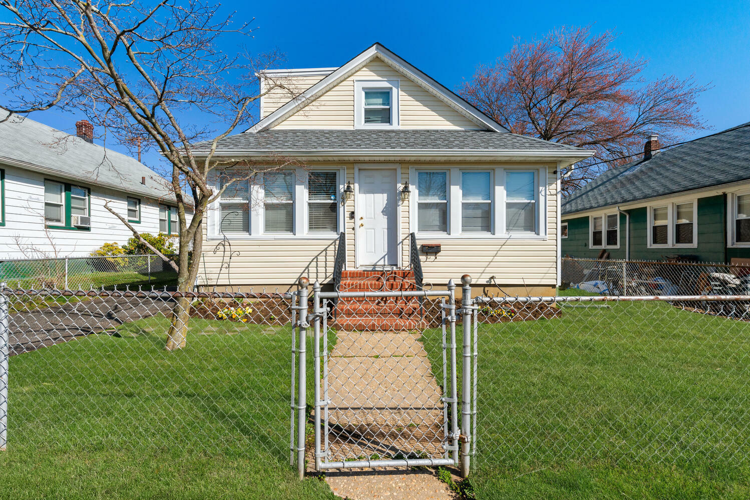 Property Photo:  40 Drummond Avenue  NJ 07701 