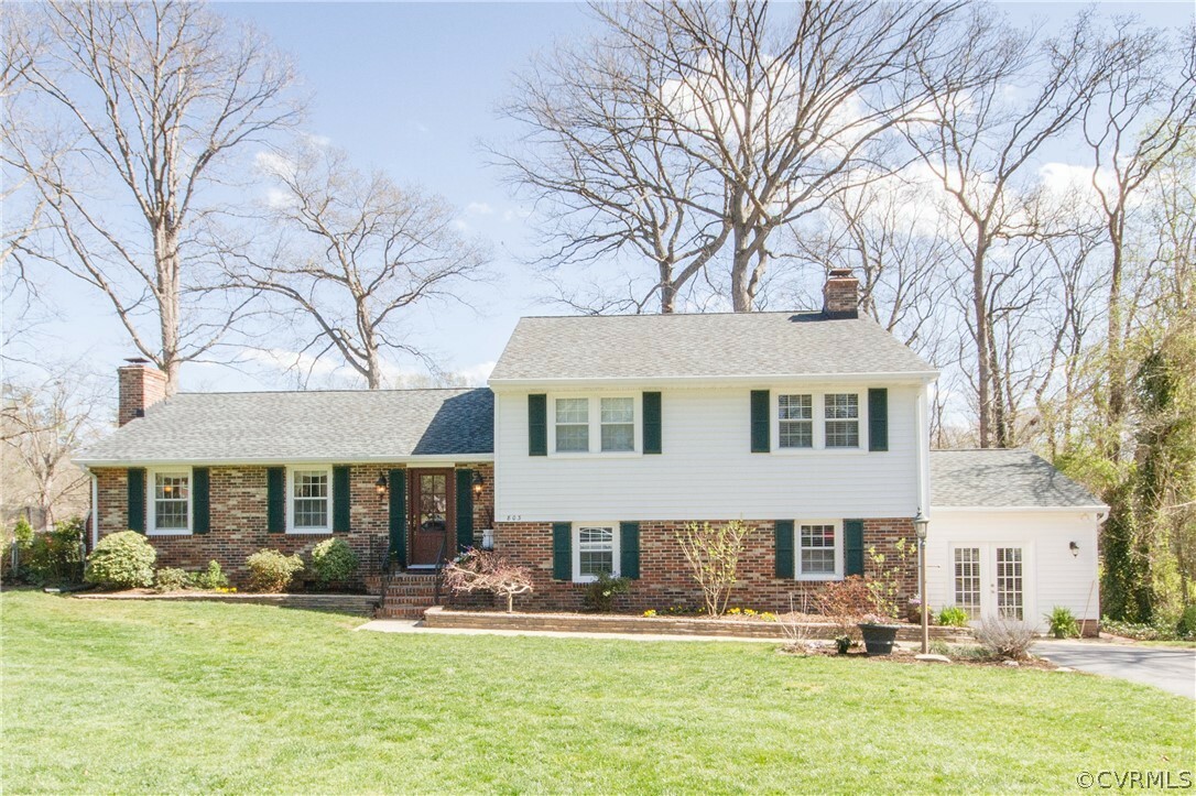 Property Photo: 803 Lakewood Drive VA 23834