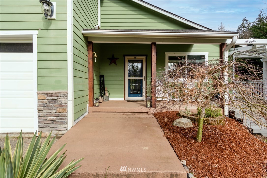 Property Photo: 42 E Nahum Lane WA 98528