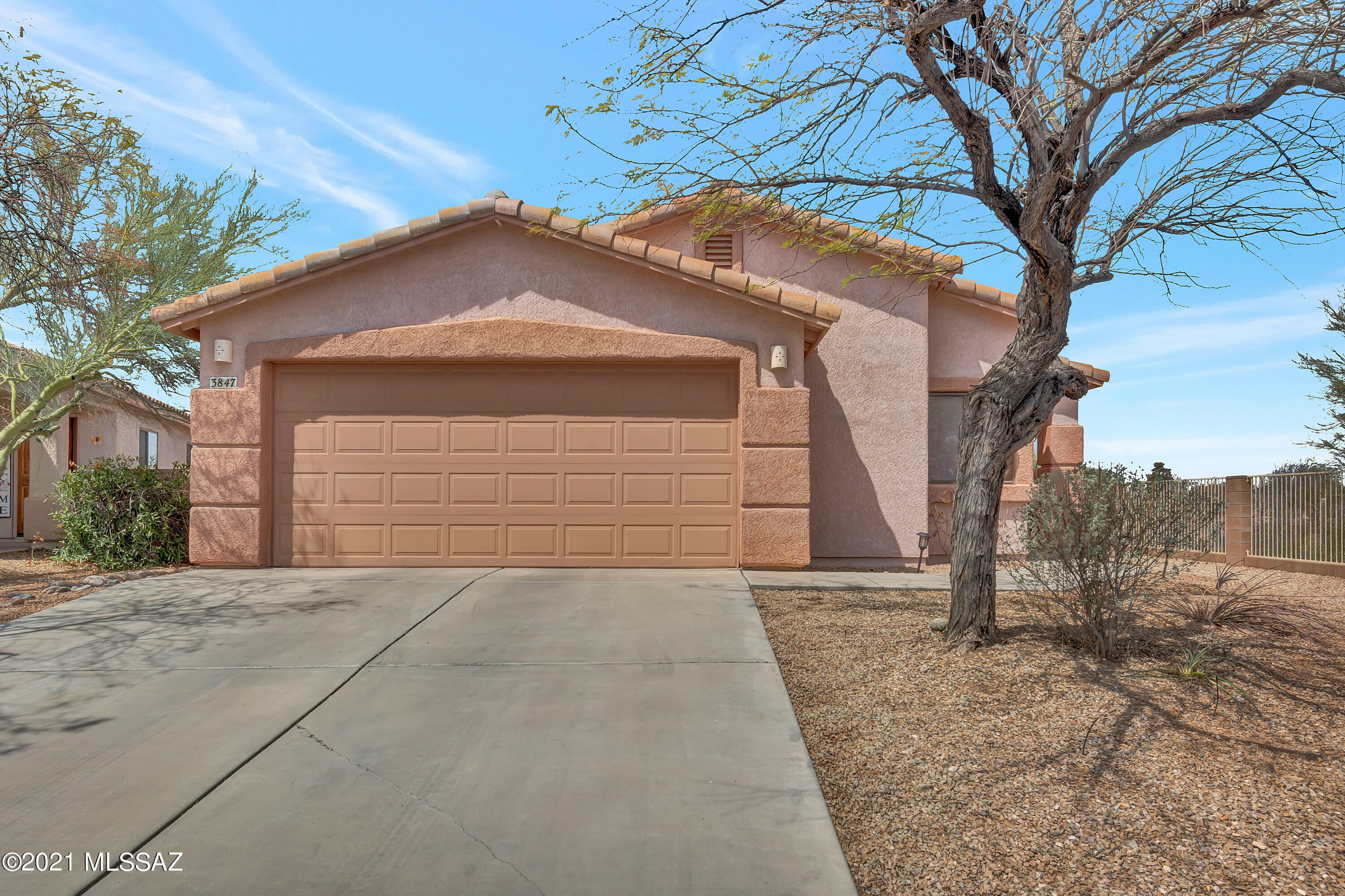 Property Photo:  3847 N Nash Creek Court  AZ 85745 