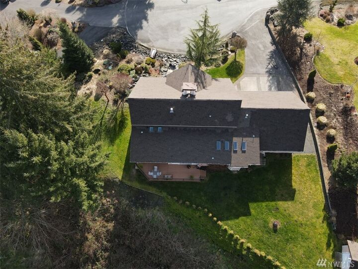 Property Photo:  117 Rainier Ct  WA 98532 