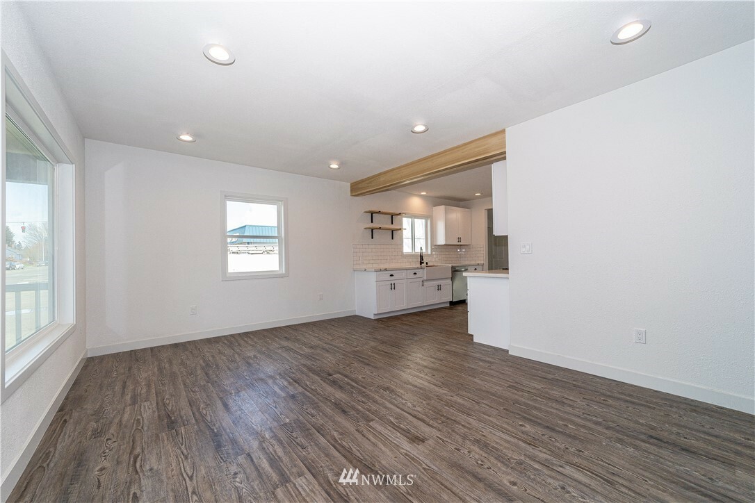 Property Photo:  5611 S Yakima Avenue  WA 98408 
