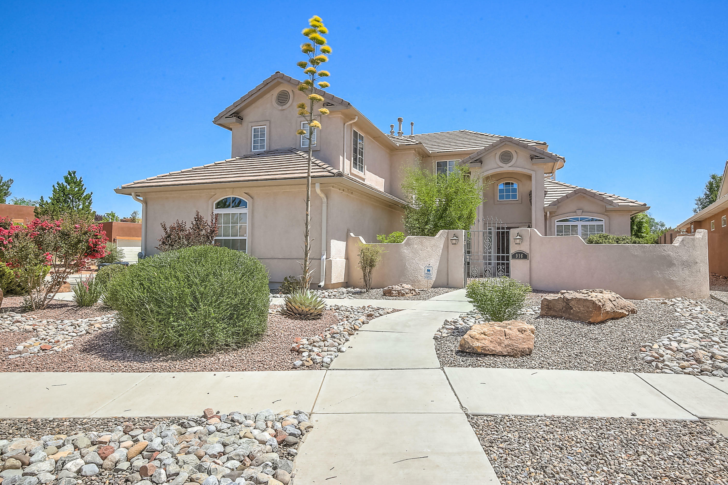 Property Photo:  916 Paseo Verde Road NE  NM 87113 