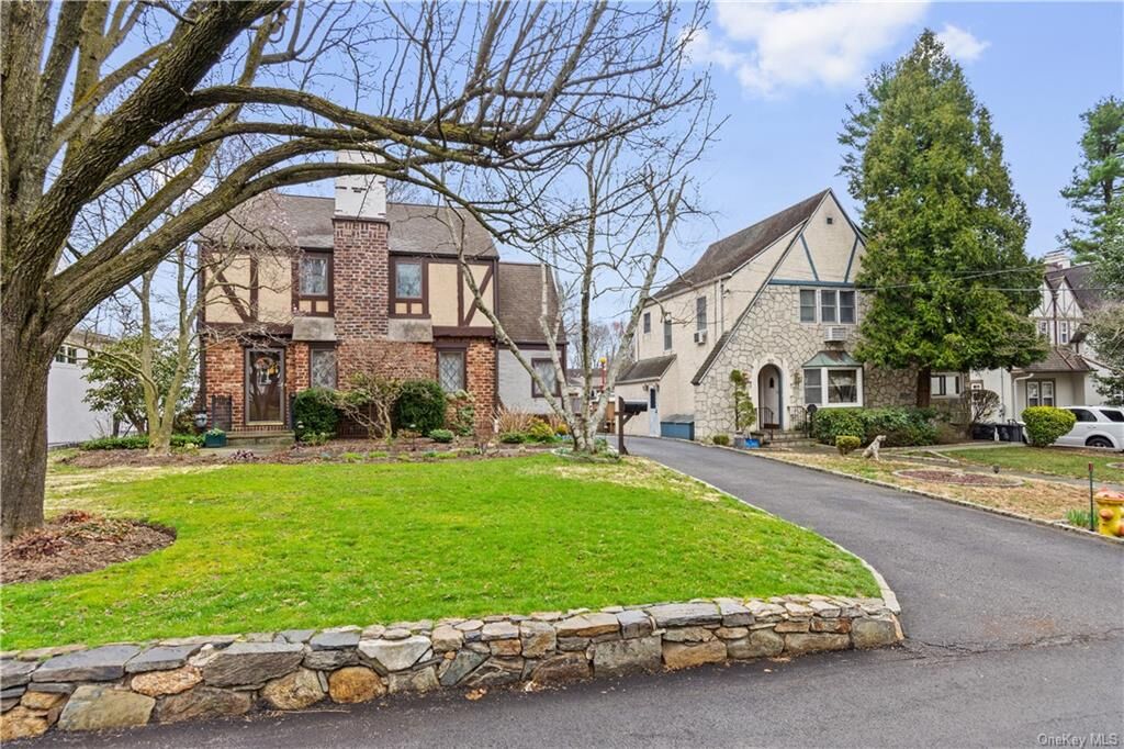 Property Photo:  48 Hazelton Drive  NY 10605 