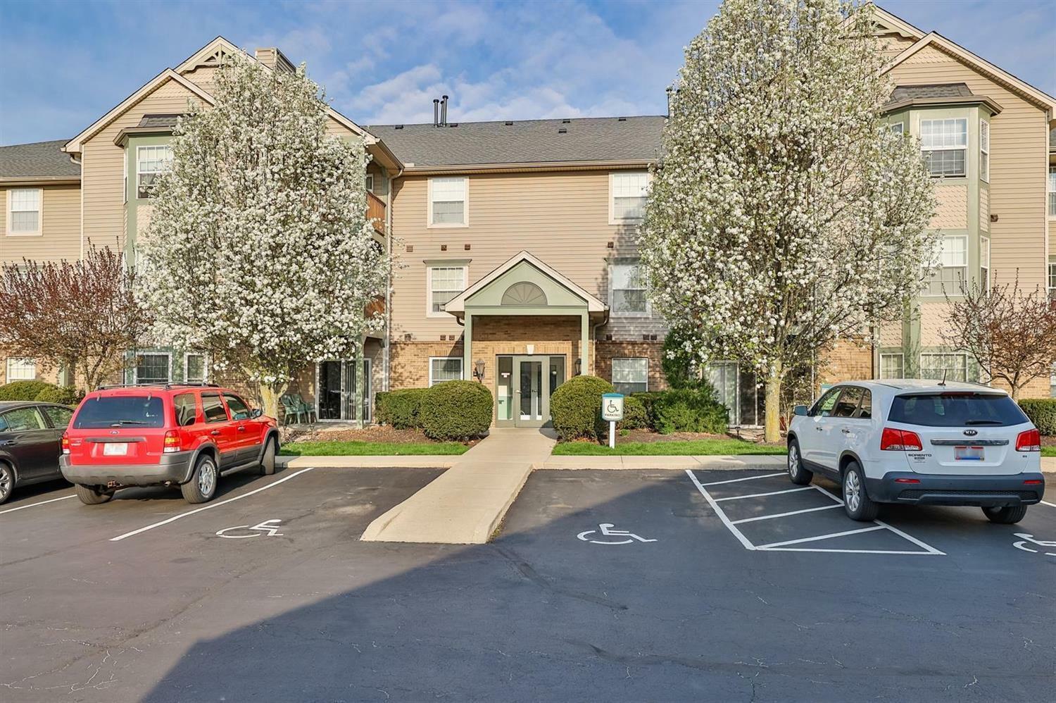 Property Photo: 4921 N Arbor Woods Ct 302 OH 45248