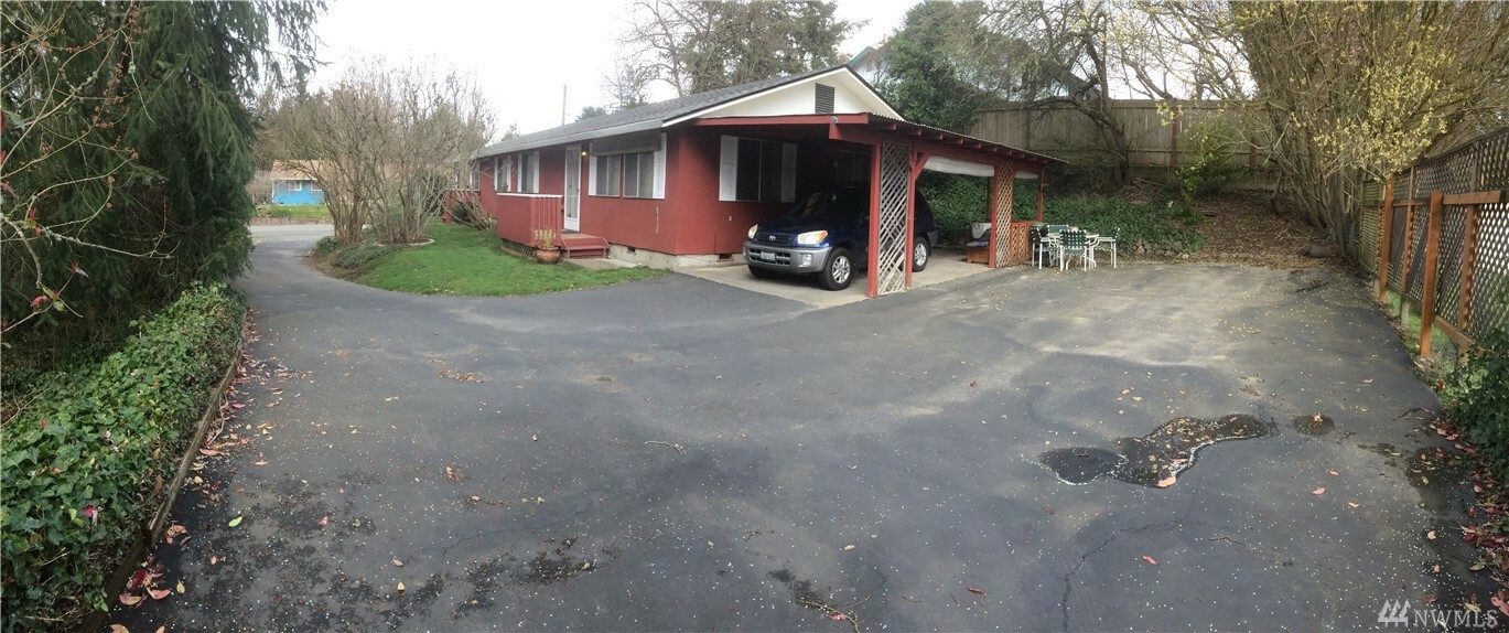 Property Photo:  1005 Fir St  WA 98354 