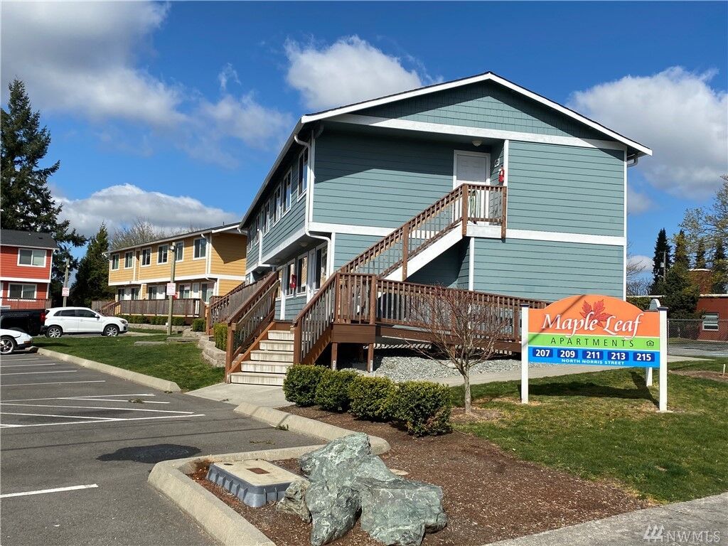 Property Photo:  207 211 N Norris St  WA 98233 