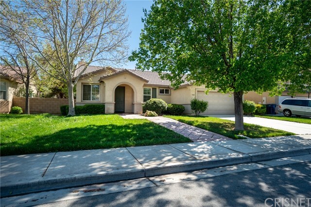 Property Photo: 1522 W Avenue H1 CA 93534
