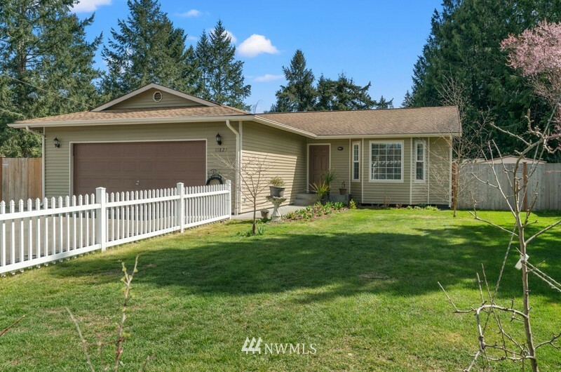 Property Photo:  11825 44th Dr NE  WA 98271 