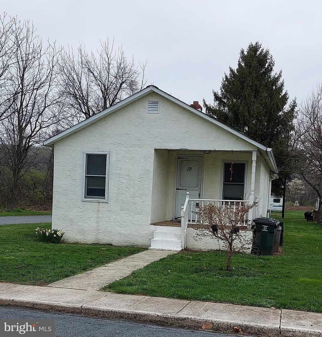Property Photo:  19 Parkside Avenue  PA 19335